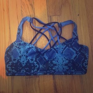Lululemon “free to be” bra